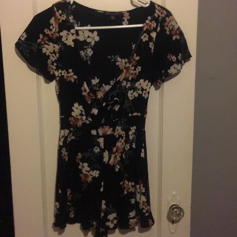 American Eagle Outfitters front tie romper - Picture 2 of 2